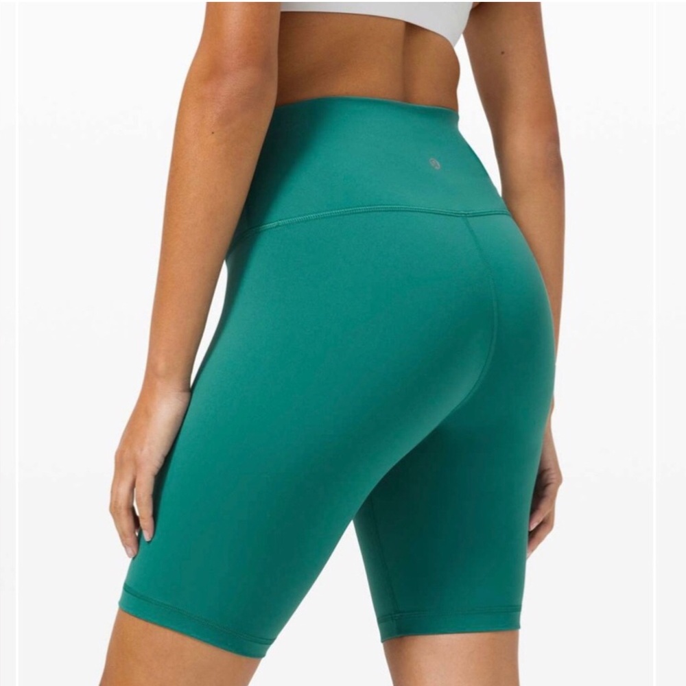 🌼LULULEM🍋N Wunder Train High Rise Short 8" Teal Lagoon Size 8